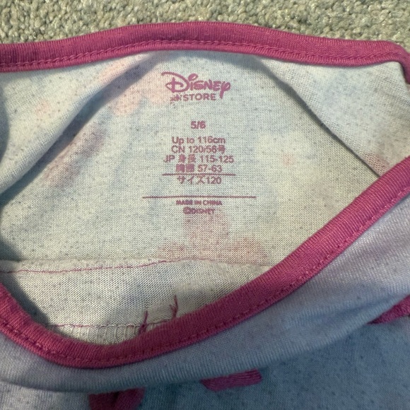 Girls Sofia the First Disney store night gown - Picture 3 of 5